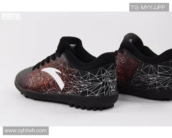 蝎斗足球鞋助力球星突破极限 彰显速度与力量完美融合